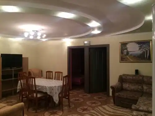 У Манука Зеленый Дом - 4