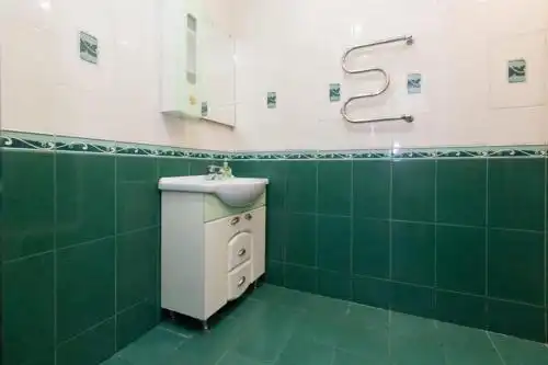 Белых Акаций 1Б - 28