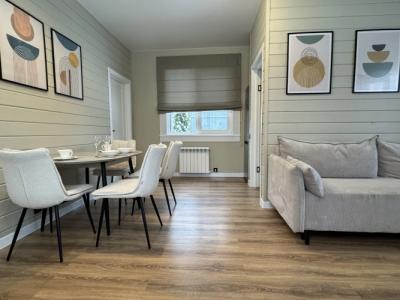 Частный дом с новым дизайнерским ремонтом и мебелью - 1