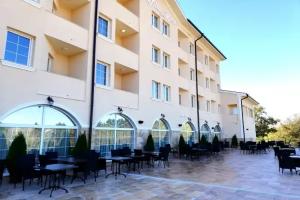 Villa Della Rosa, Разград