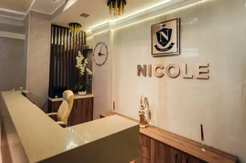 Nicole - 15