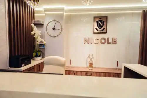 Nicole - 14