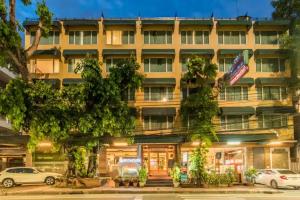 Отель «New Siam Riverside - Sha Certified»