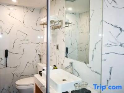 Hôtel Colline - 140