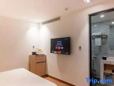 Hôtel Colline - 136