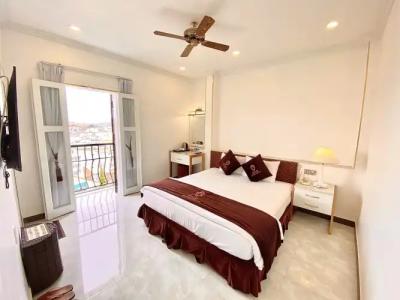 Tulip City View - 27