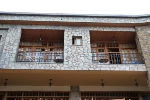 Mountain Rose Garden Hotel & Restaurant, Педулас