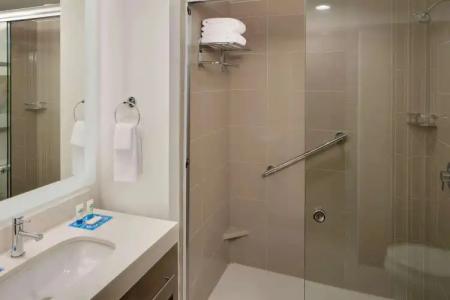 Hyatt House across from Universal Orlando Resort - 8