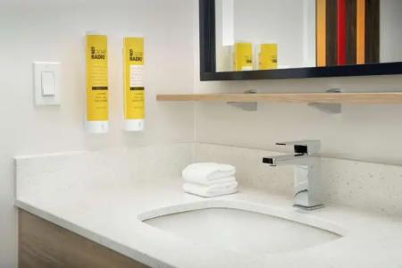 Tru By Hilton Orlando Convention Center - 54