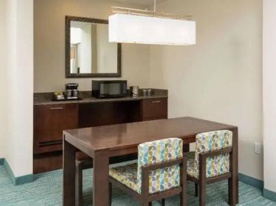 DoubleTree by Hilton Miami Doral - 25