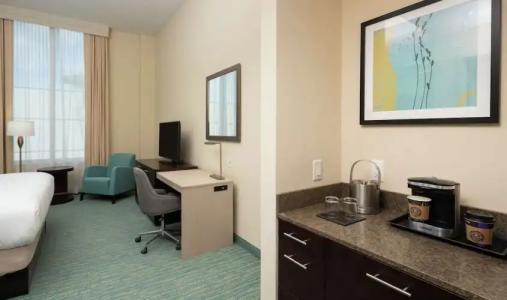 DoubleTree by Hilton Miami Doral - 24