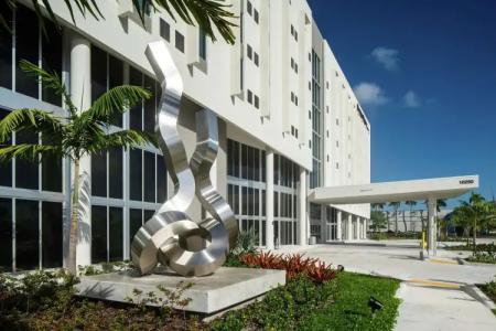 DoubleTree by Hilton Miami Doral - 14