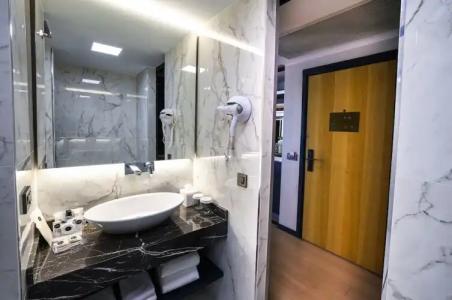 Broyt Suites - 136