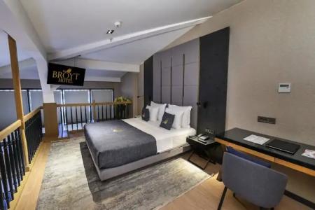 Broyt Suites - 125