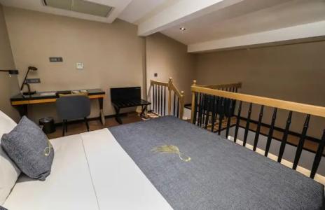 Broyt Suites - 123
