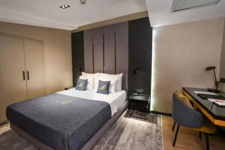 Broyt Suites - 102