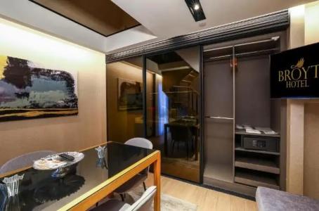 Broyt Suites - 149