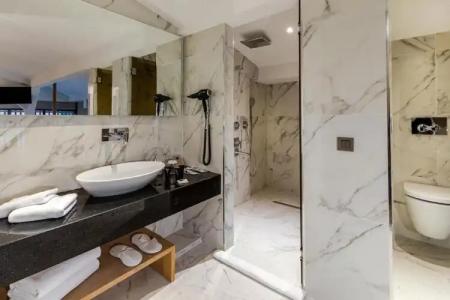 Broyt Suites - 161