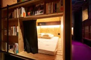 Хостел «Book And Bed Tokyo Shinjuku», Токио