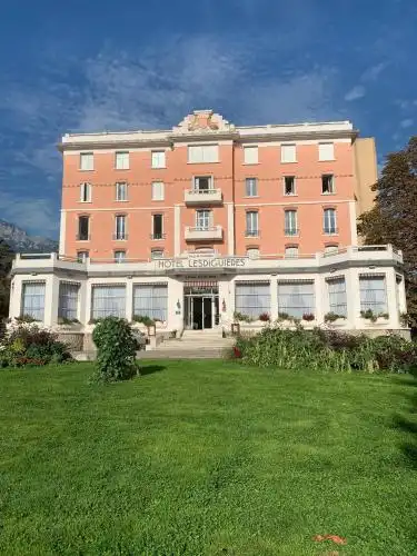 Hôtel restaurant d'application Lesdiguieres - Ecole hôtelière - - 0