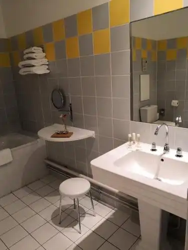 Hôtel restaurant d'application Lesdiguieres - Ecole hôtelière - - 22