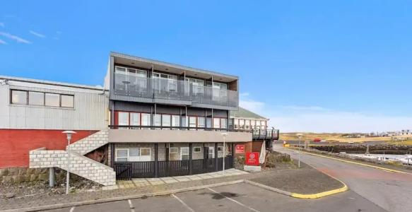 Duus by Keflavik Airport - 86