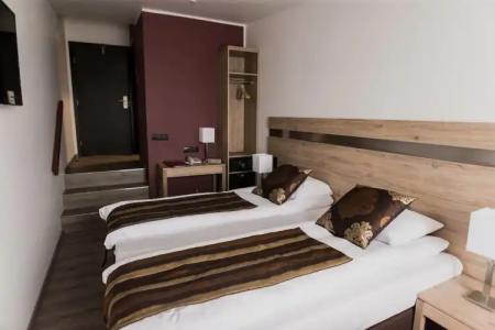 Duus by Keflavik Airport - 77