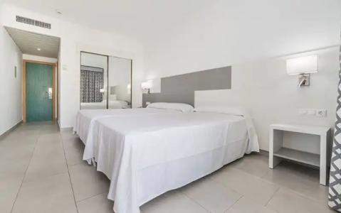 Globales Los Patos Park - 26