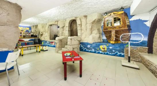 Globales Los Patos Park - 16