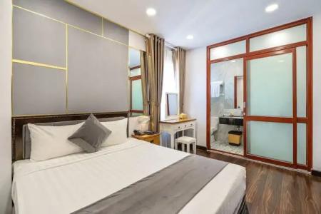 Emerald Central - 106