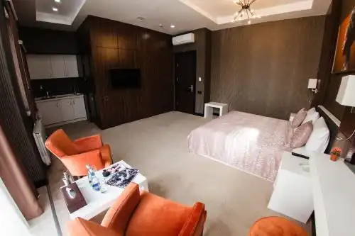 Hillmond Baku - 11