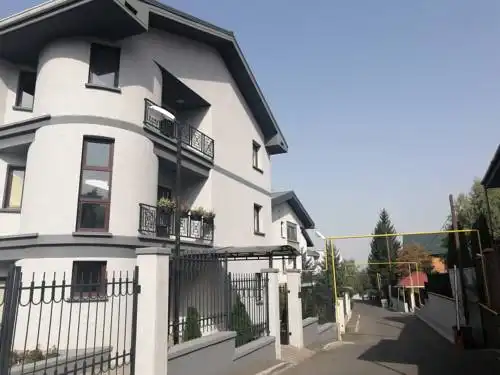 Irbis Inn - 0