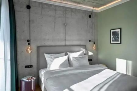 Gekko House Frankfurt, a Tribute Portfolio - 74