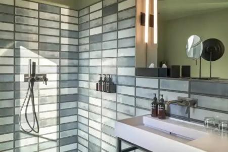 Gekko House Frankfurt, a Tribute Portfolio - 102