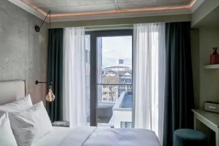 Gekko House Frankfurt, a Tribute Portfolio - 54