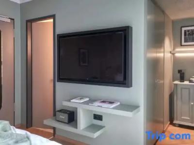 Gekko House Frankfurt, a Tribute Portfolio - 67