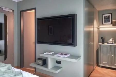 Gekko House Frankfurt, a Tribute Portfolio - 103