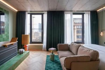 Gekko House Frankfurt, a Tribute Portfolio - 143