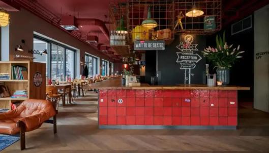 Gekko House Frankfurt, a Tribute Portfolio - 21