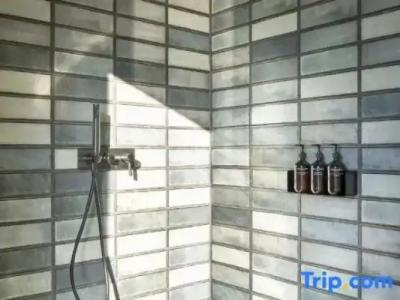 Gekko House Frankfurt, a Tribute Portfolio - 39