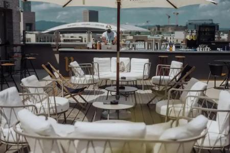 Gekko House Frankfurt, a Tribute Portfolio - 16