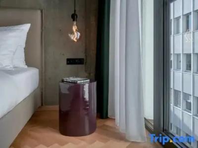 Gekko House Frankfurt, a Tribute Portfolio - 61