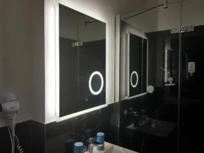 Emiliana am Bahnhof - 7