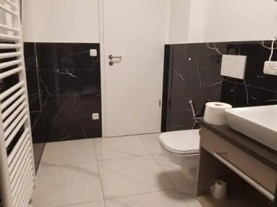 Emiliana am Bahnhof - 15