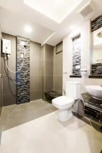 Vaccinated Staff - Oyo 458 Nakorn Siam Boutique - 34