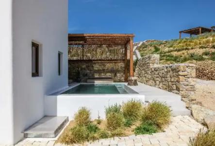 Charisma and Wellness Suites - 105