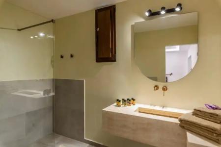 Charisma and Wellness Suites - 21