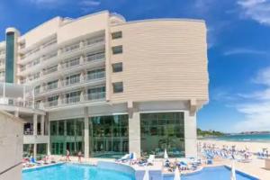 Bilyana Beach Hotel - Free Beach Access, Несебр