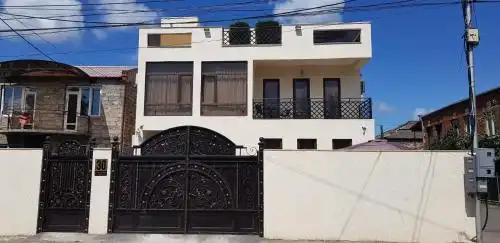 Terrace Sinauri - 47