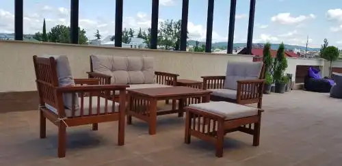 Terrace Sinauri - 14